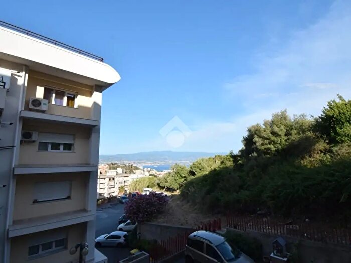 Appartamento quadrilocale in vendita in Contrada Piano dei Greci, Messina
