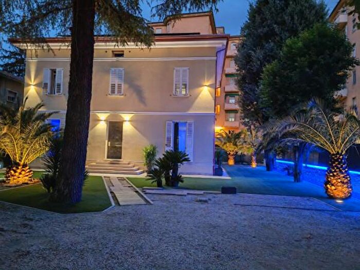 Casa con 6 locali in vendita in Bologna