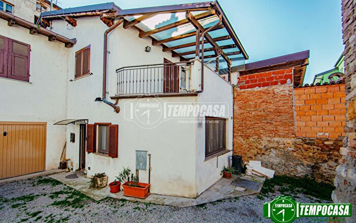 Casa trilocale in vendita in Via Nuova, Retorbido