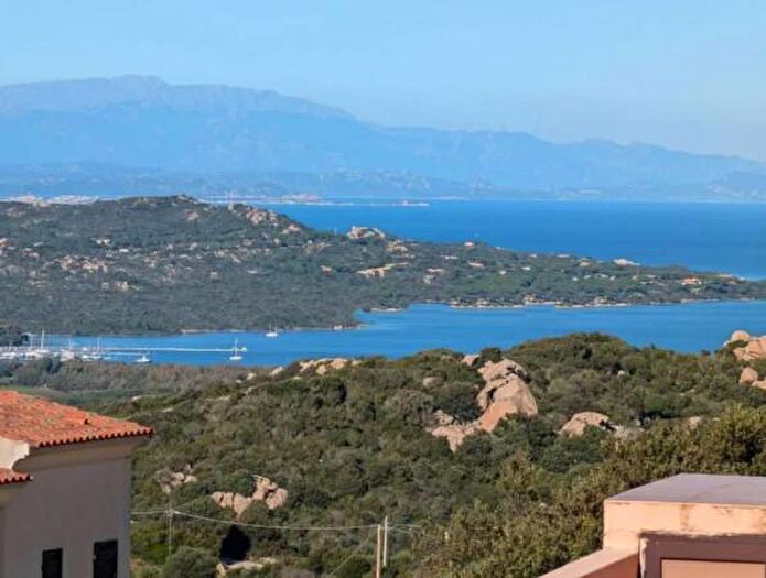 Appartamento bilocale in vendita in Via Martiri delle Foibe Istriane, Santa Teresa Gallura