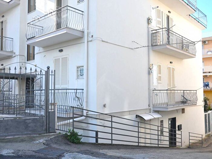 Appartamento trilocale in affitto in Via Cupa Travi, Centro, Cercola