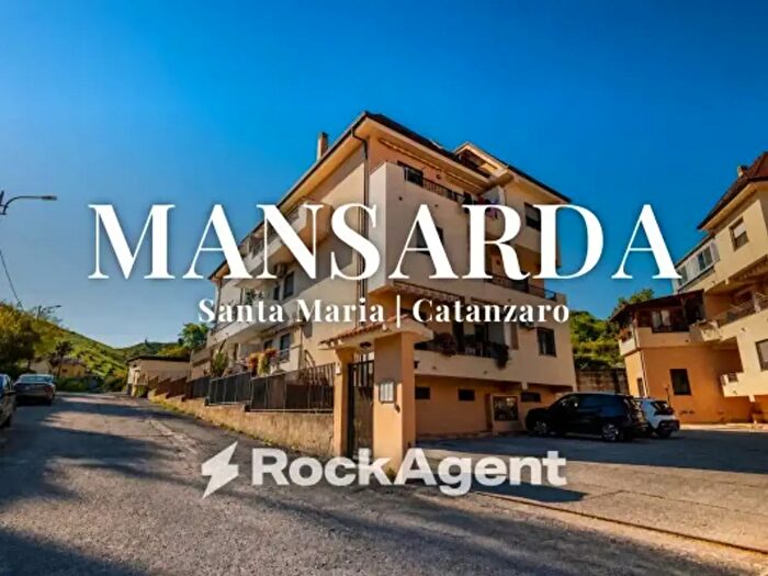 Casa quadrilocale in vendita in Via Benedetto Musolino, Catanzaro