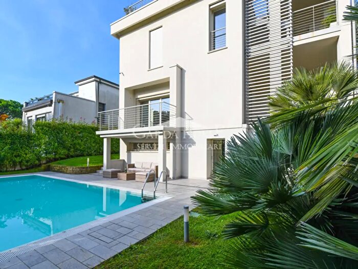 Casa con 6 locali in vendita in Lungolago Cesare Battisti, Desenzano Del Garda