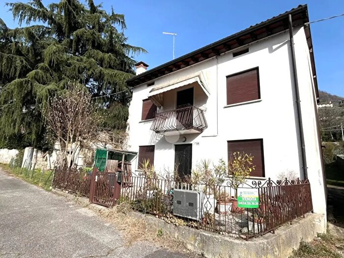 Casa con 5 locali in vendita in Contrà S Michele, Bassano Del Grappa