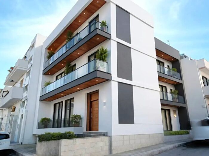 Appartamento con 5 locali in vendita in Via Roma, Pozzallo