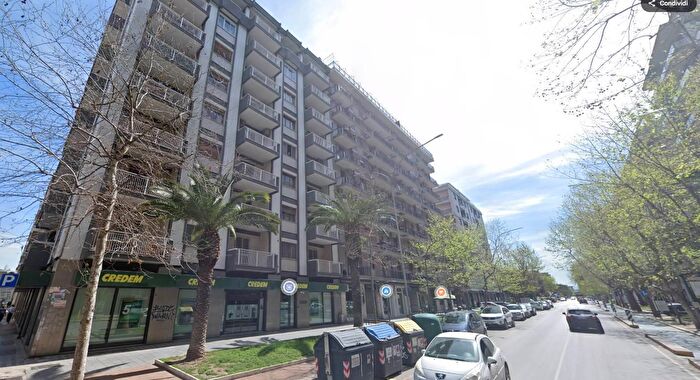 Appartamento con 5 locali in vendita in Via Barletta, Foggia