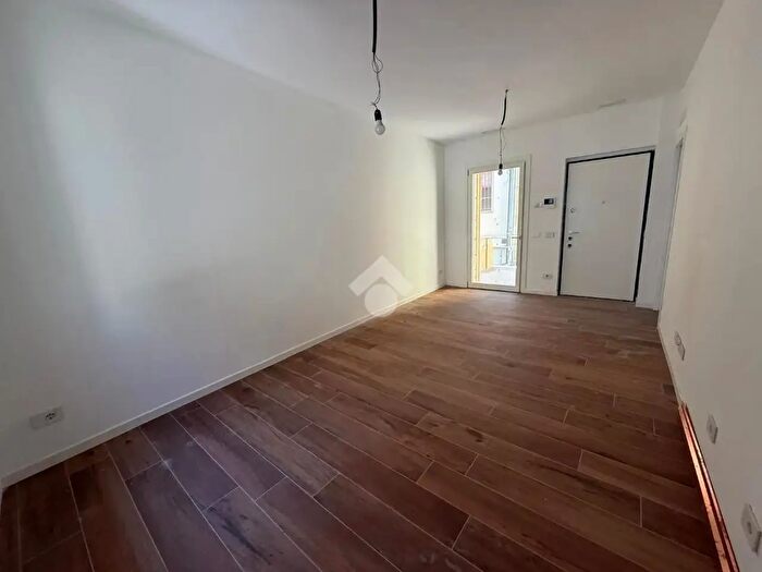 Appartamento trilocale in vendita in Via Bartolomeo Colleoni, Romano Di Lombardia