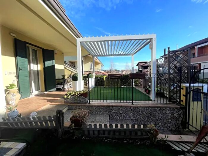 Appartamento trilocale in vendita in Via Francia, San Clemente