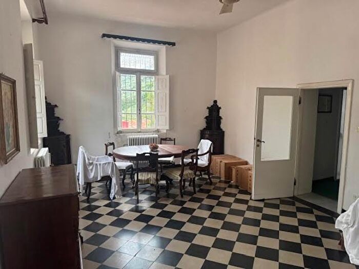 Appartamento con 8 locali in vendita in Calci