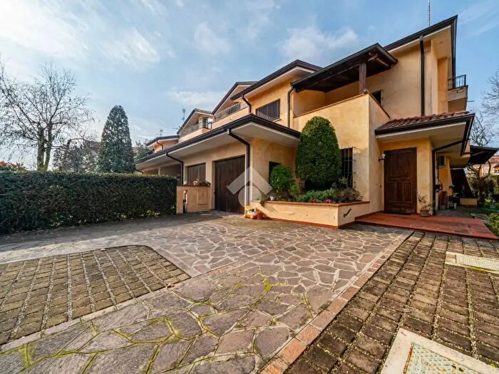 Casa con 5 locali in vendita in Via Marcello Malpighi, Carpi