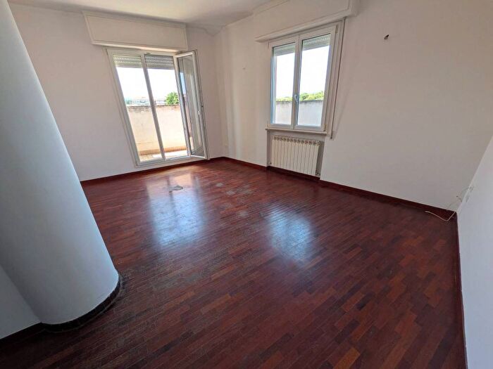Casa trilocale in affitto in Via Giovanni Bovio, Centro Storico, Pesaro