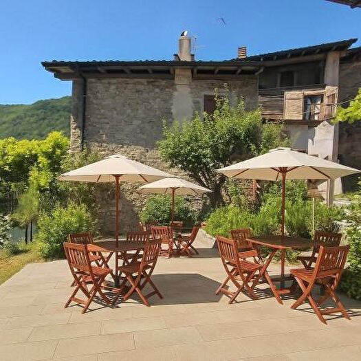 Casa quadrilocale in vendita in Via Valle, Valvestino