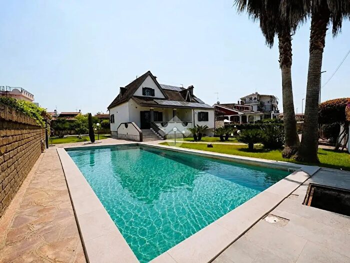 Casa con 5 locali in vendita in Via Treviso, Ardea