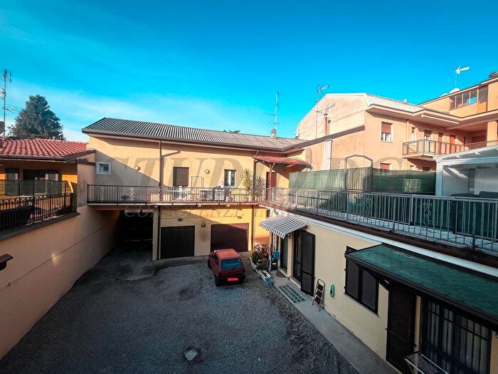 Case in Vendita e in Affitto - 2