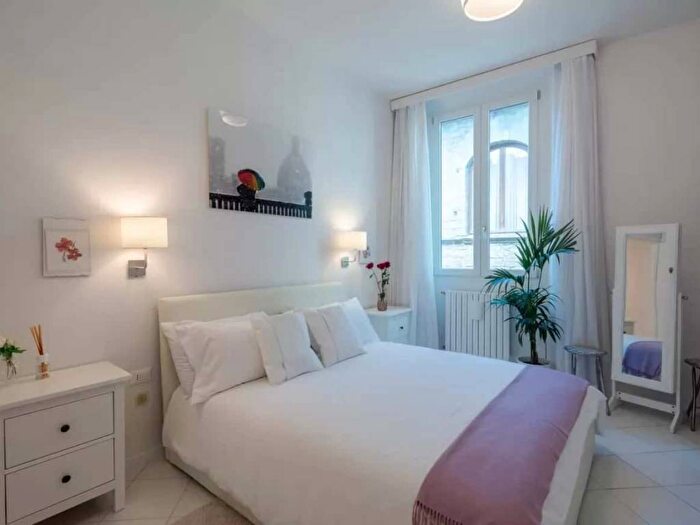 Appartamento trilocale in affitto in Via delle Belle Donne, Santa Maria Novella, Firenze
