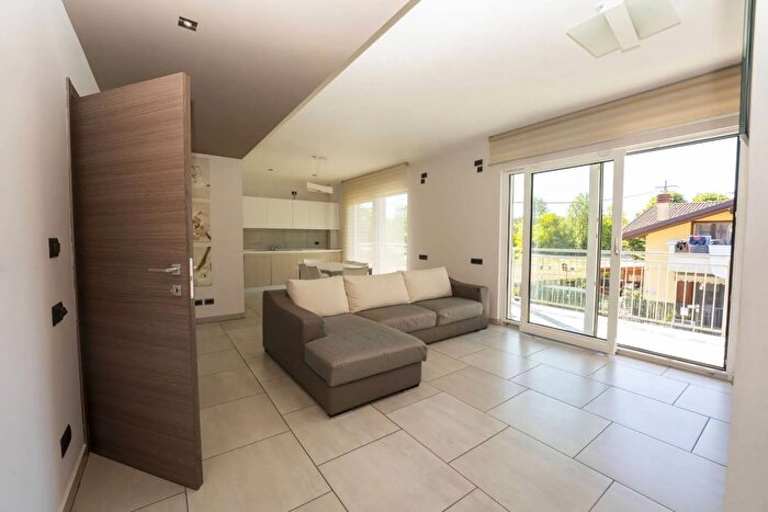 Appartamento trilocale in vendita in Via Giuseppe Verdi, Bulgarograsso