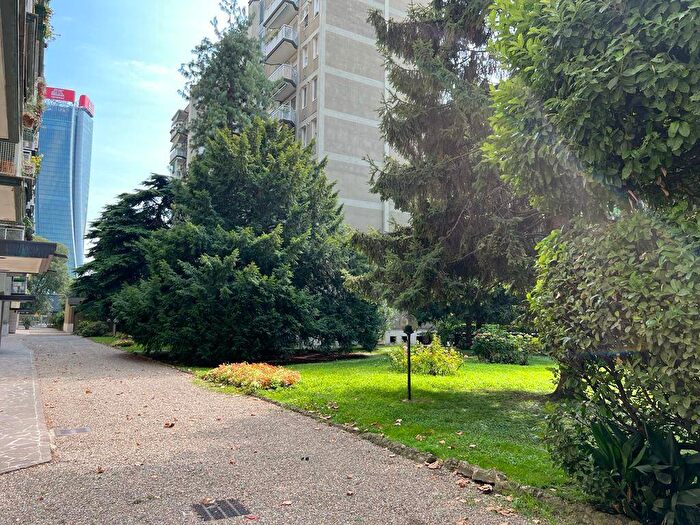 Appartamento trilocale in affitto in Via Alcuino, Sempione, Milano