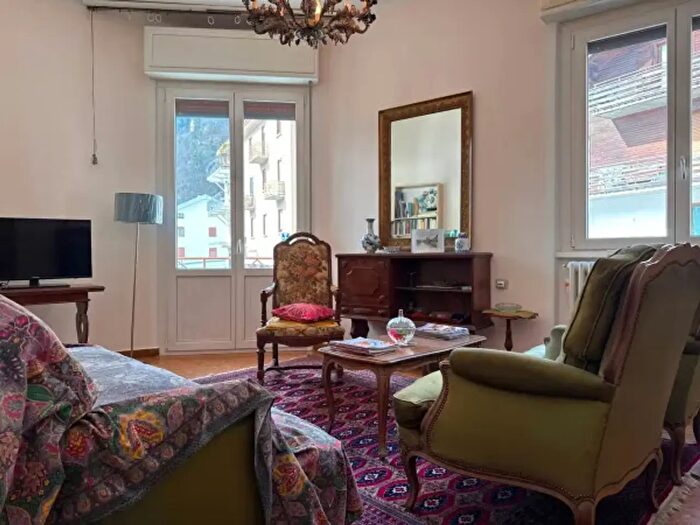 Appartamento quadrilocale in vendita in Largo Giuseppe Mazzini, Sondalo