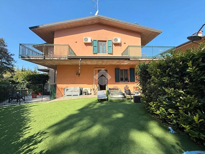 Casa trilocale in vendita in Desenzano Del Garda