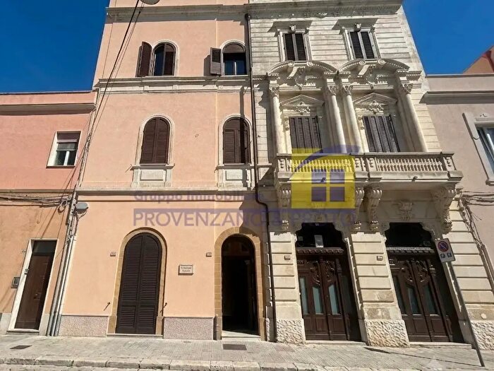 Appartamento trilocale in vendita in Via Lata, Brindisi