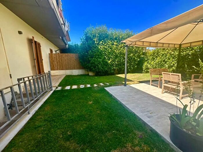 Appartamento trilocale in vendita in Massa