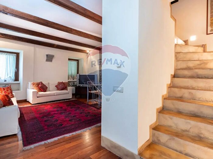 Appartamento trilocale in vendita in Vicolo della Speranza, Monte Porzio Catone