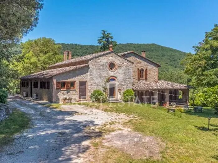 Casa con 6 locali in vendita in Magione