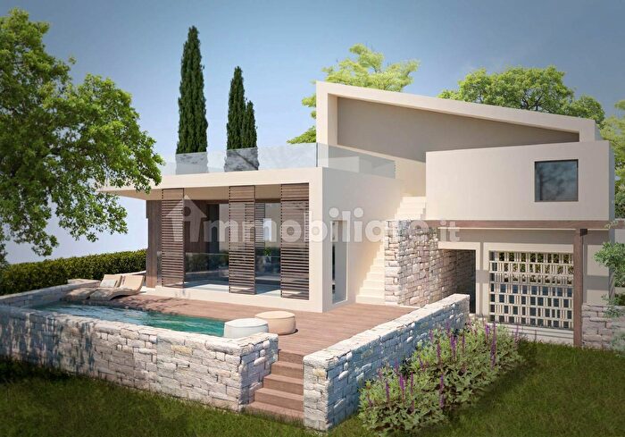 Casa con 6 locali in vendita in Scandicci