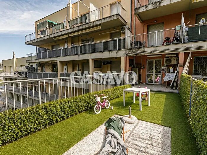 Appartamento trilocale in vendita in Via Rinaldo Enrico, Genova
