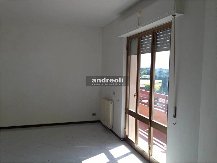 Appartamento con 5 locali in vendita in Monsano