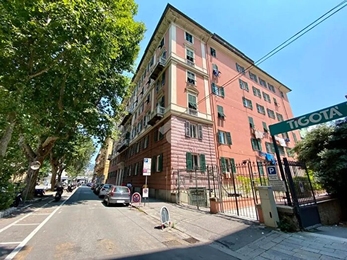 Appartamento con 5 locali in vendita in Corso Torino, Genova