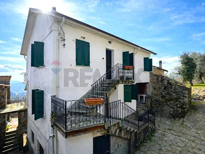 Casa con 10 locali in vendita in Loc Provvedasco Snc, Calice Al Cornoviglio