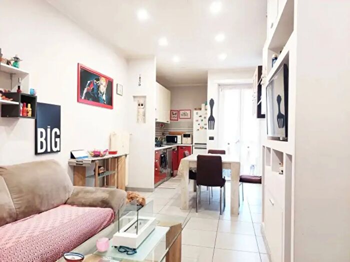 Appartamento trilocale in vendita in Largo Luca della Robbia, Torino