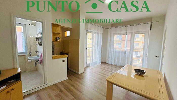 Appartamento trilocale in affitto in Via Marinella Brescia, Falerna