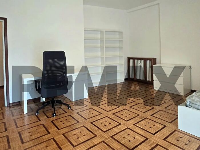 Appartamento quadrilocale in affitto in Via Rasori, Pavia