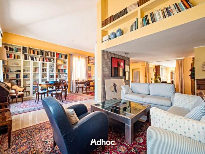 Appartamento con 6 locali in vendita in Piazza Settembre, Fano