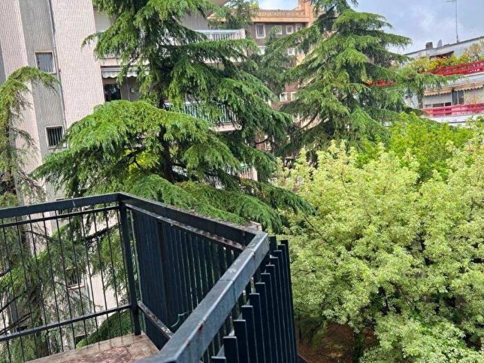 Appartamento trilocale in affitto in Via Voghera, Solari, Milano