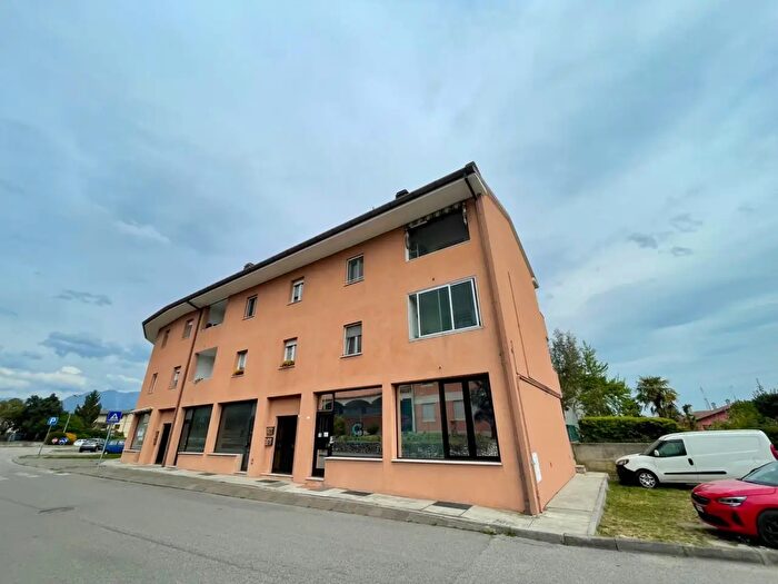 Appartamento trilocale in vendita in Via Venezia Giulia, Majano