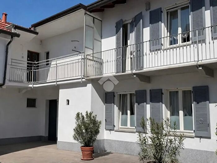 Appartamento trilocale in vendita in Via Garibaldi, Desio