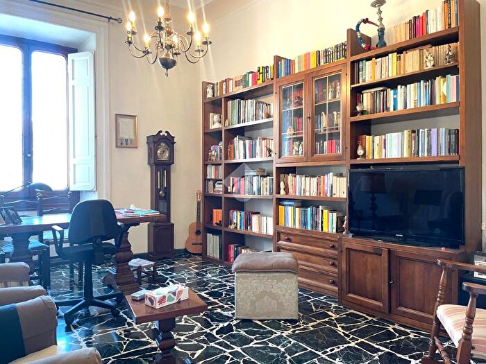 Appartamento con 7 locali in vendita in Via Madonna della Querce, Firenze