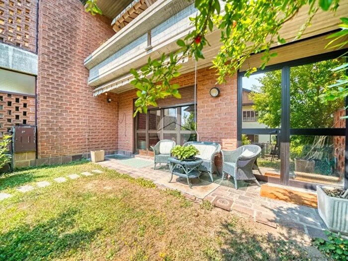 Casa con 8 locali in vendita in Via Generale Chiaperotti, Rivoli