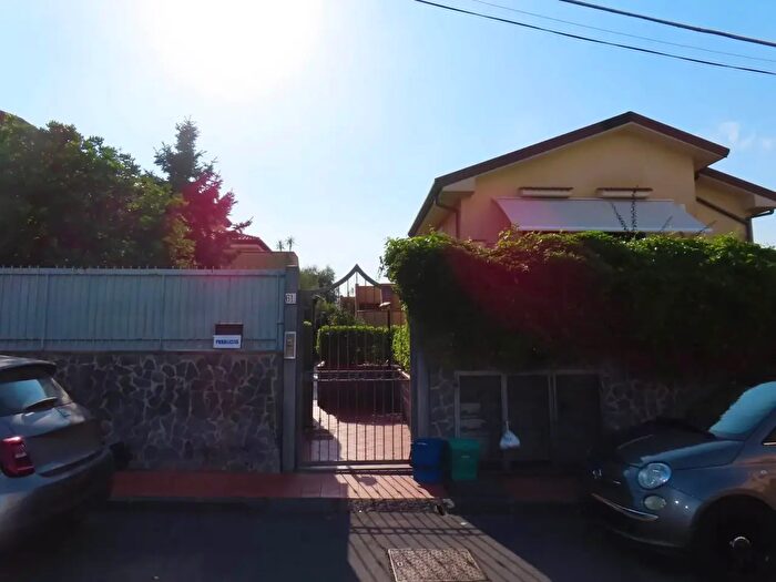 Appartamento trilocale in affitto in San Gregorio Di Catania