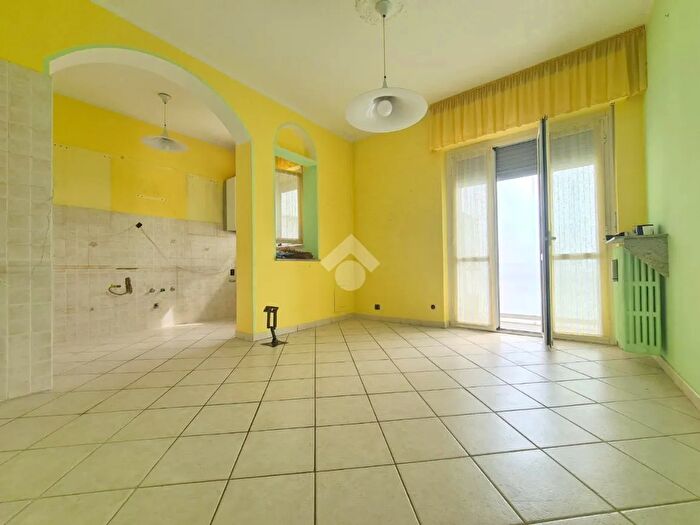 Appartamento quadrilocale in vendita in Via Lamarmora, Asti