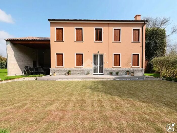 Casa con 5 locali in vendita in Via Cavour, Rubano