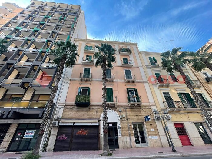 Appartamento trilocale in vendita in Via Berardi, Taranto