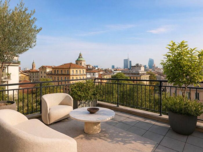 Appartamento con 5 locali in affitto in Via Montebello, Turati, Milano