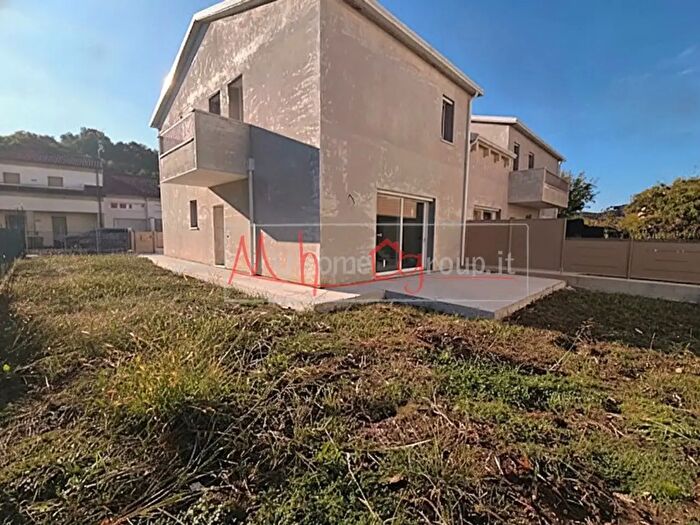 Casa quadrilocale in vendita in Teolo