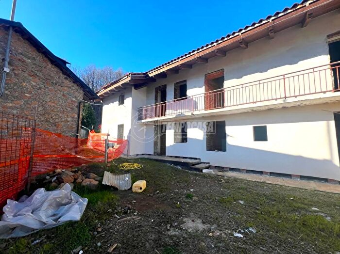 Casa con 6 locali in vendita in Via Ciaine, Val Della Torre