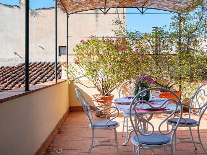 Appartamento trilocale in affitto in Santa Croce, Firenze