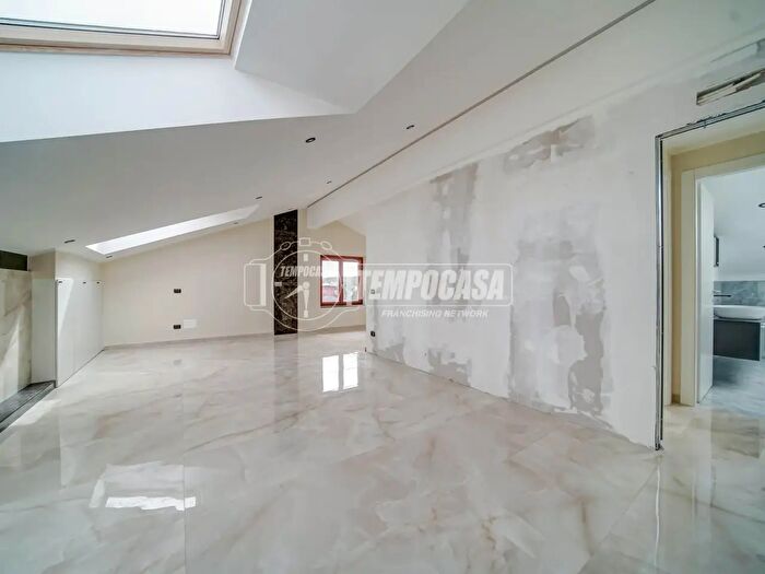 Appartamento trilocale in vendita in Via Antonio Meucci, Borgo Ticino